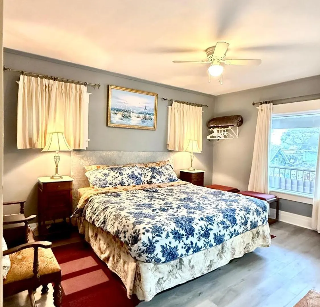 Two Bedrooms Unit With Jacuzzi And Great View Niagara Falls