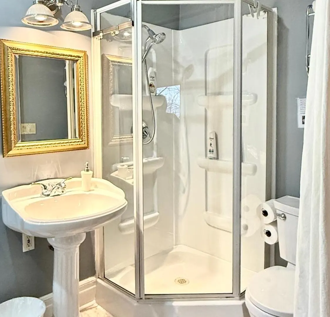 Two Bedrooms Unit With Jacuzzi And Great View Niagara Falls 0*,  Canada