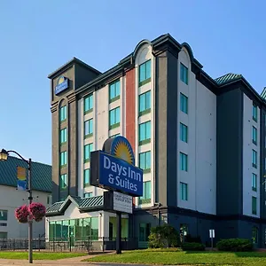 Hotel Days By Wyndham Centre St By The Falls, Niagara-Fälle
